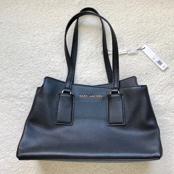 Marc Jacobs Handbags - NWT Marc Jacobs Double-Edge Crossbody Tote
